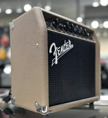 Fender - Acoustasonic - 15W Acoustic Guitar Amp 2