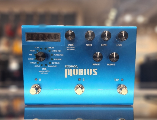 Strymon Mobius Modulation Effect Unit | Long & McQuade Strymon Mobius Modulation Effect Unit | Long & McQuade