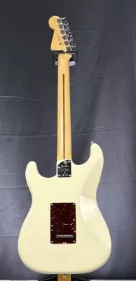 Fender - American Professional II Stratocaster, Rosewood Fingerboard - Olympic White 2