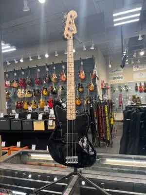 Squier Affinity Series Jaguar Bass H, Maple Fingerboard - Black
