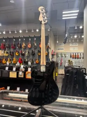 Squier Affinity Series Jaguar Bass H, Maple Fingerboard - Black 2