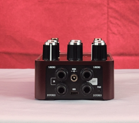 Universal Audio - UAFX Ruby '63 Top Boost Amplifier Pedal 3