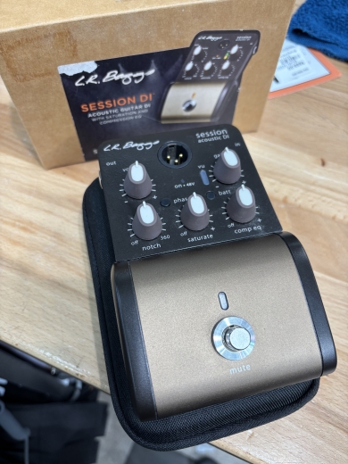 L.R Baggs Session Acoustic DI | Long & McQuade