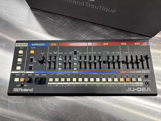 Roland - JU-06A 2