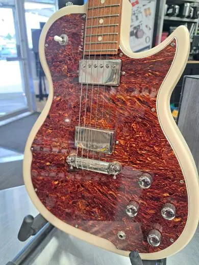 Godin Guitars - G48458 2