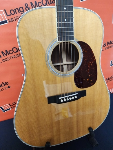 Martin Guitars - D-35 V18 2