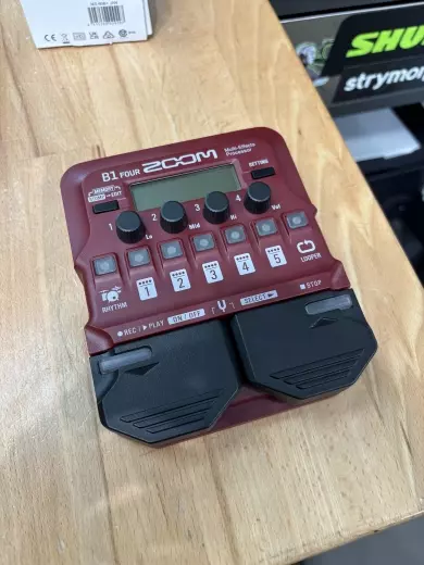ZOOM - B1 FOUR BASS