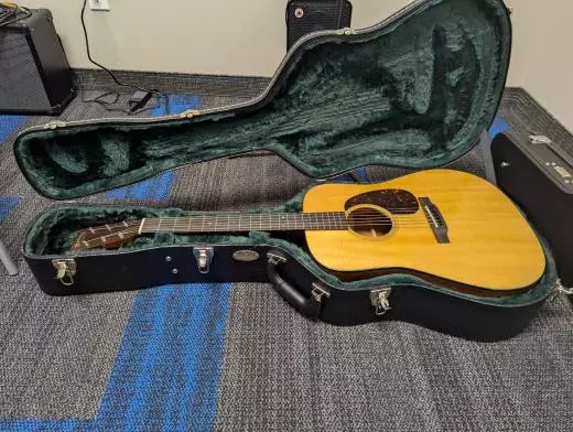 Martin Guitars - D-18 2012 2