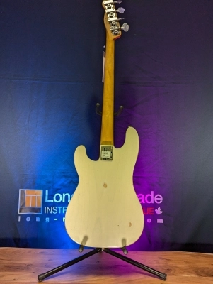 Fender - 013-8412-701 2