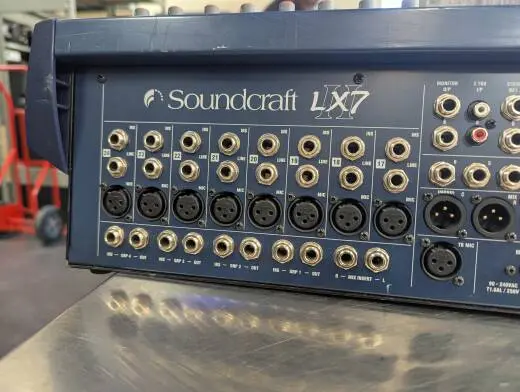 Soundcraft - LX7II 24CH 2