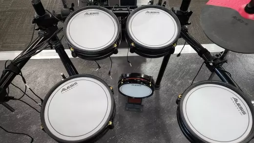 Alesis - COMMANDXSEKITX 2
