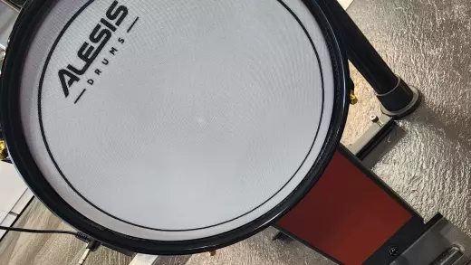 Alesis - COMMANDXSEKITX 2