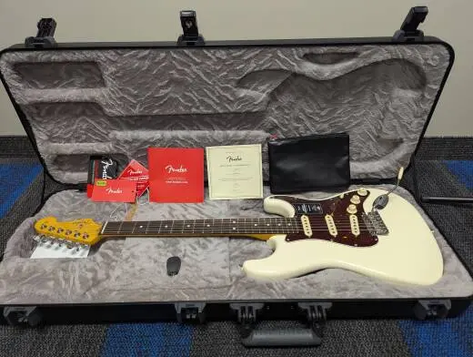 Fender - 011-3900-705 2