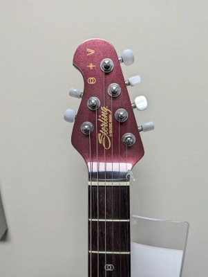 Sterling by Music Man - GOLDIE-VLT-R2/B 3