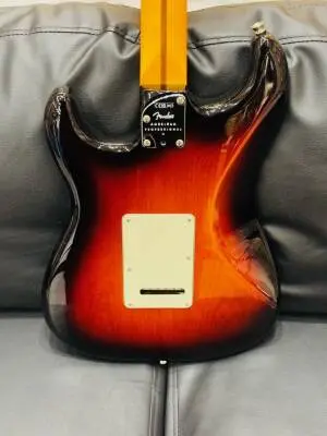 Fender - 011-3900-803 2