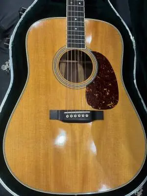 Store Special Product - Martin Guitars - D-35 V18