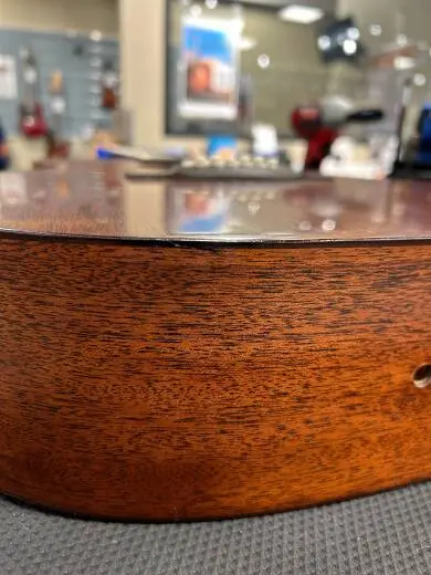 Martin Guitars - 000-17 2