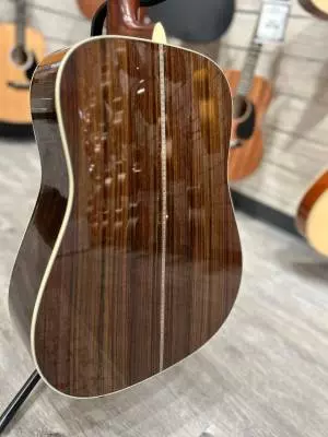 Martin Guitars - HD-28 V18 2