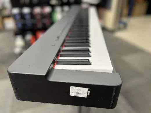 Yamaha - P225 B 2