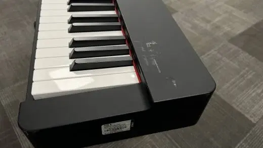 Yamaha - P225 B 2