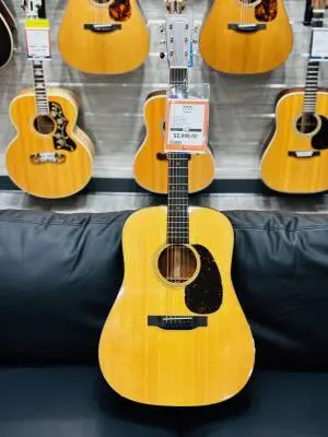 Martin Guitars - D-18 2012