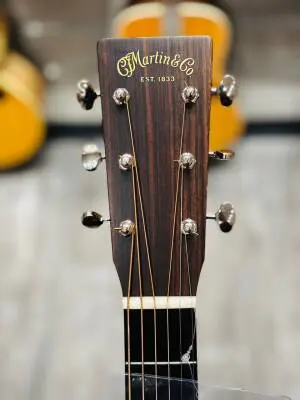 Martin Guitars - D-18 2012 2