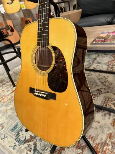 Martin Guitars - D-28 2017 2
