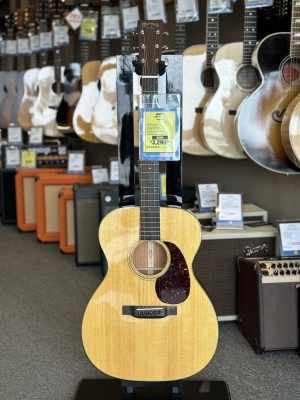 Martin Guitars - 000-18 STD