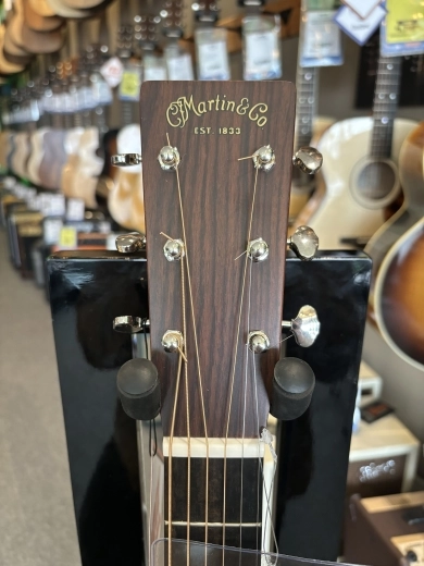 Martin Guitars - 000-18 STD 2