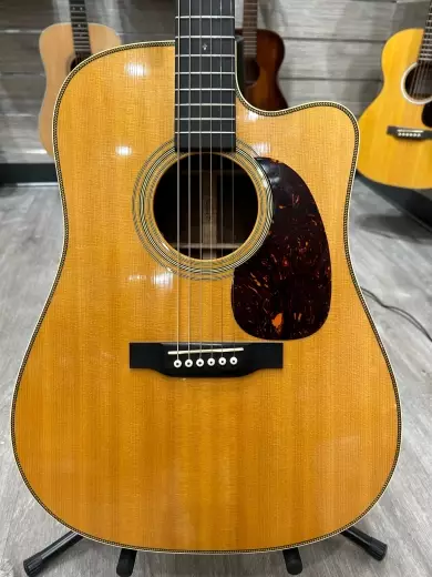 Martin HD-28 cutaway 3