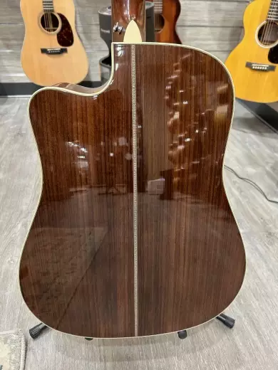 Martin HD-28 cutaway 4