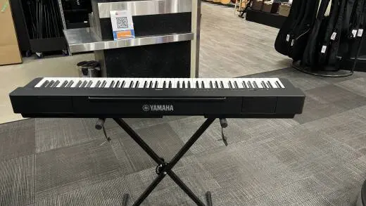 Yamaha - P225 B 2