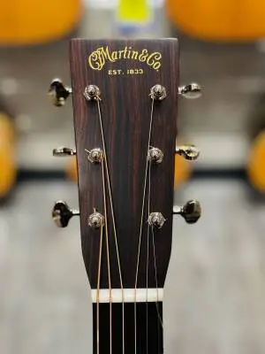Martin Guitars - D-28 BSTRINGS 2