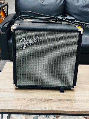 Fender Rumble 15 - Rumble Series 15 Watt Bass Amp (V3)