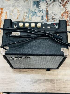 Fender Rumble 15 - Rumble Series 15 Watt Bass Amp (V3)