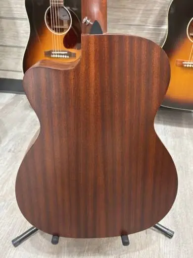 Martin Guitars - OMC-10E SPECIAL 2