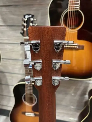 Martin Guitars - OMC-10E SPECIAL 2