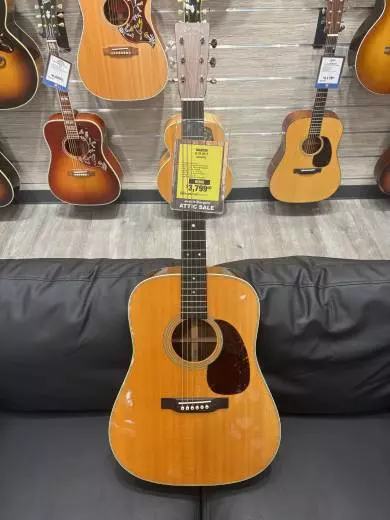 Store Special Product - Martin Guitars - D-28 2017