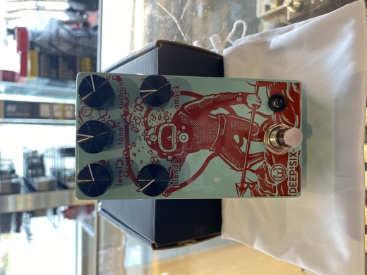 Walrus Audio Deep Six V3 Compressor Pedal | Long & McQuade