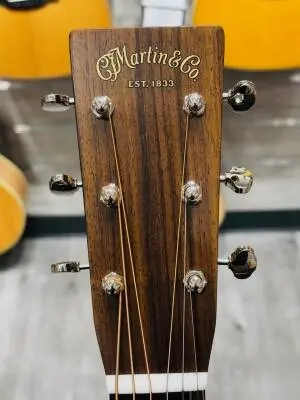 Martin Guitars - HD-28 2