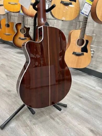Godin Guitars - G51229 2