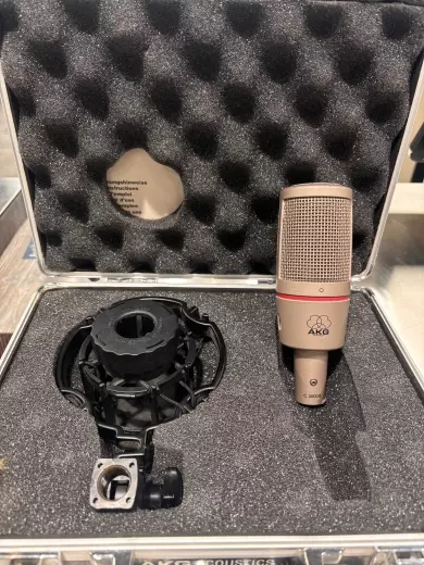 AKG - C2000B