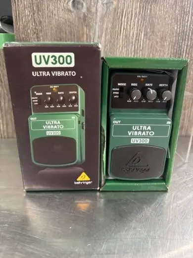 Behringer - UV300