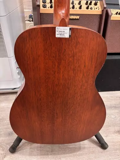 Martin Guitars - 000-17 2