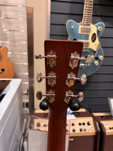 Martin Guitars - 000-17 2