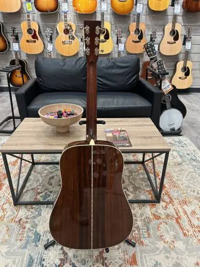 Martin Guitars - D-28 2017 2