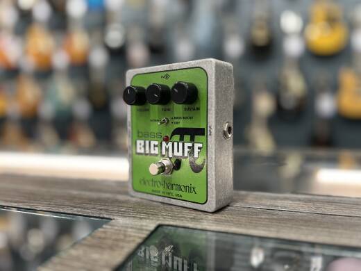 Electro-Harmonix Bass BigMuff | Long & McQuade