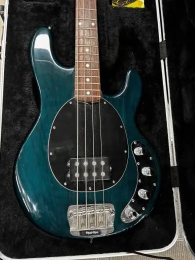 ERNIE BALL STINGRAY 4 2