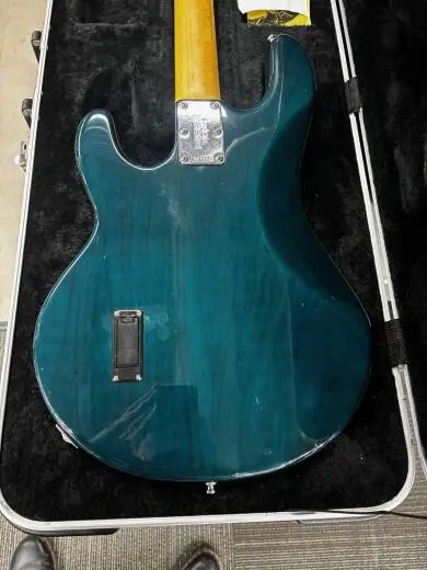 ERNIE BALL STINGRAY 4 2