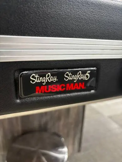 ERNIE BALL STINGRAY 4 2